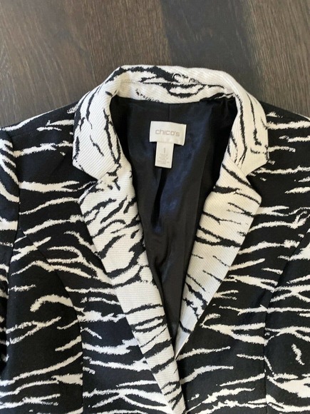 CHICO"S Black and White Bi-color Animal Print Jacket Blazer~1‎ Small - Picture 6 of 6